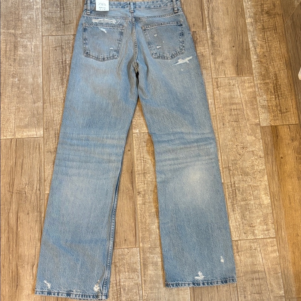 Zara NWT, Mid-rise, Full Length, Wide Leg Jeans - Picture 3 of 3